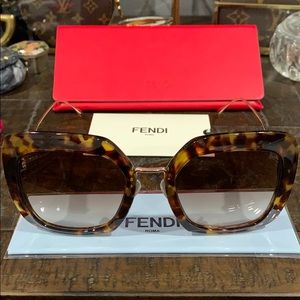 Fendi Sunglasses 💯Authentic